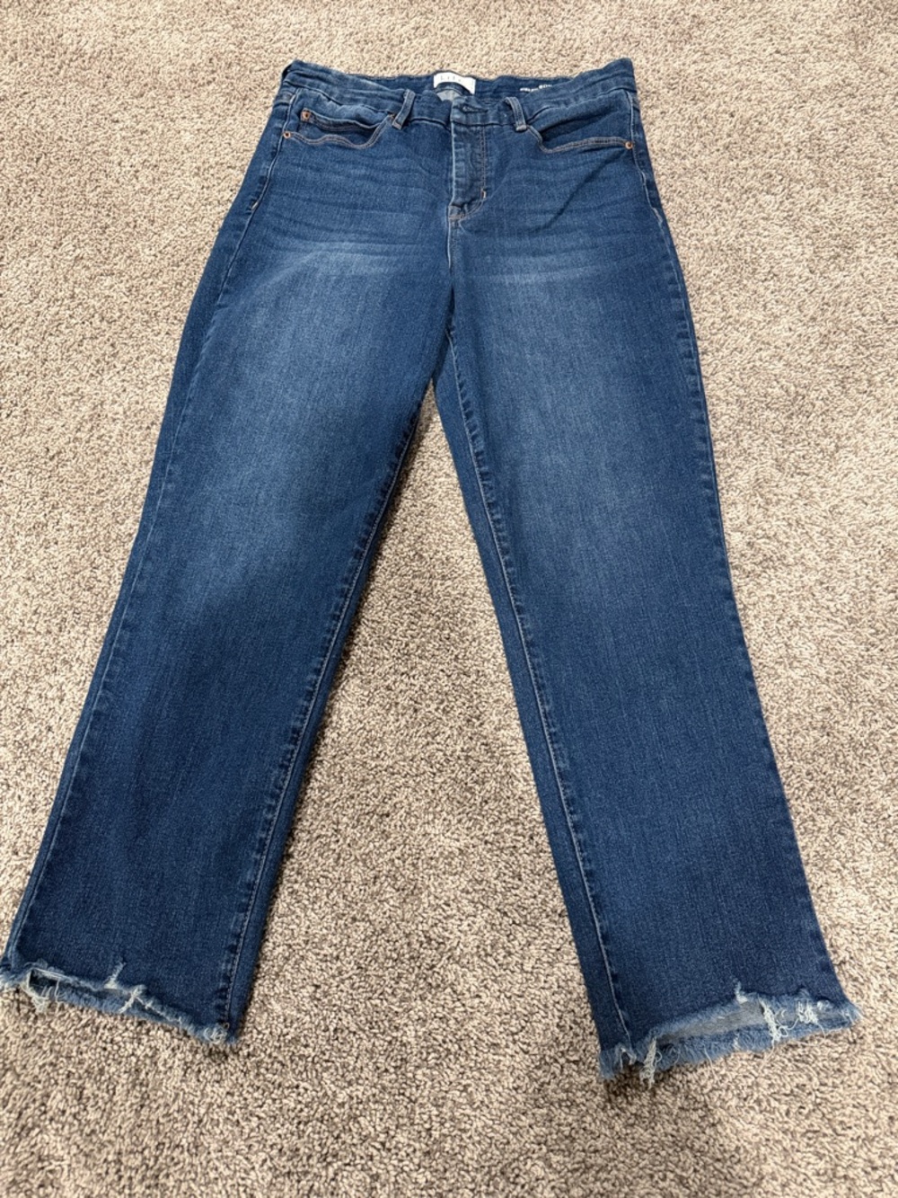 Straight-Leg Jeans in Medium Blue with Frayed Hem